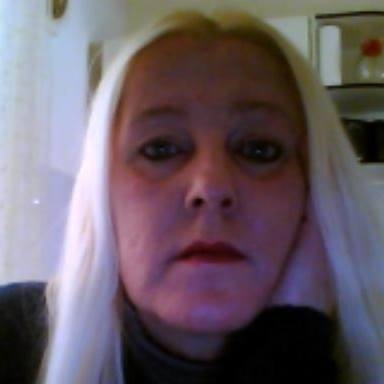 infermiera italiana automunita offresi per assistenza anziani e pulizie